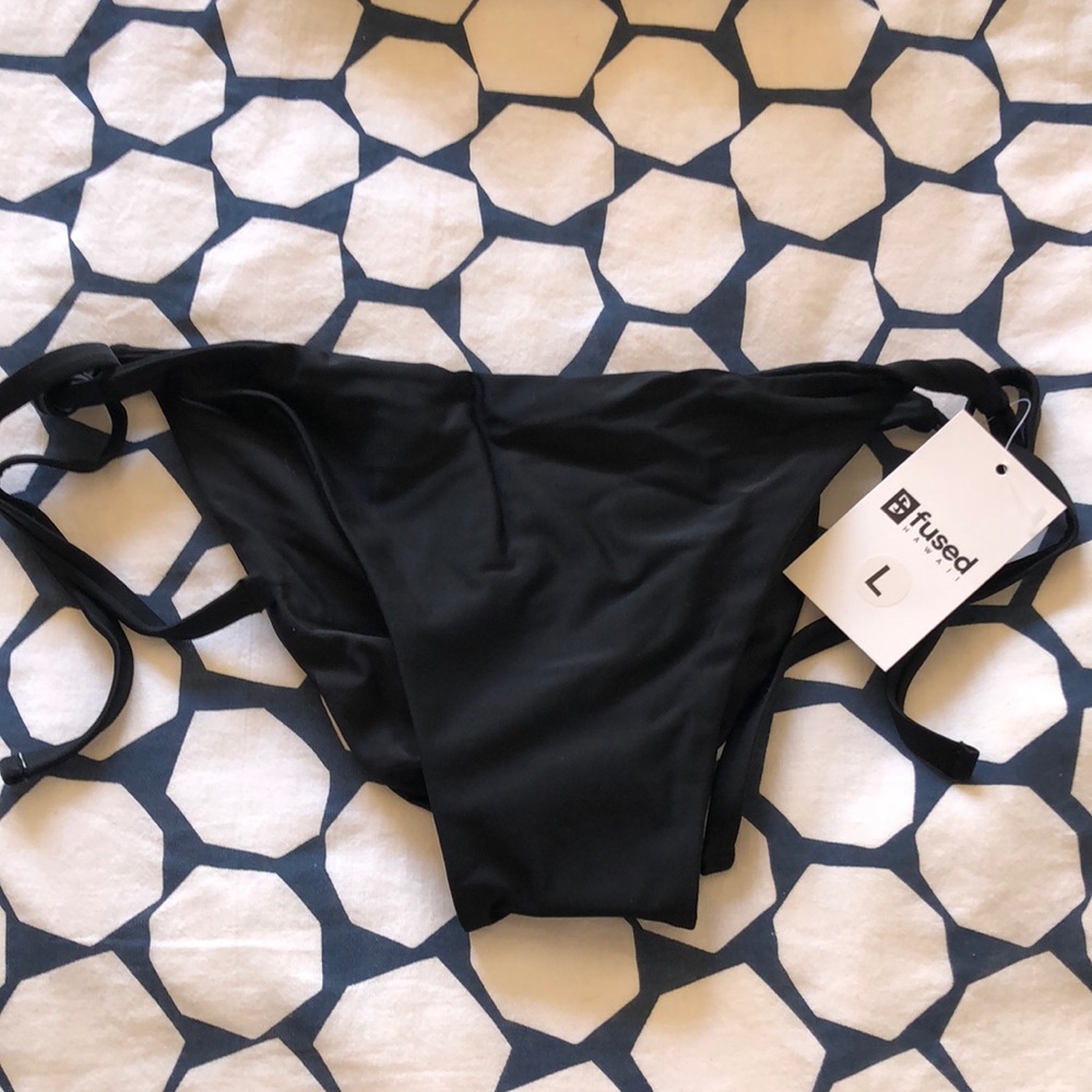 Fused Hawaii String Bikini Bottoms, SZ L